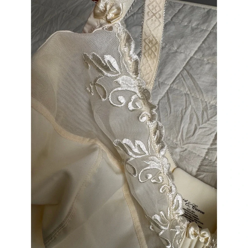1st & Curve Melrose French Ivory Embroidered Underwire Bra 46H NEW